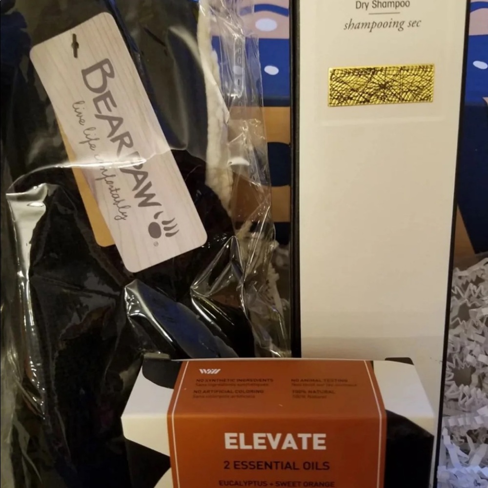 FabFitFun bundle - Picture 2 of 4